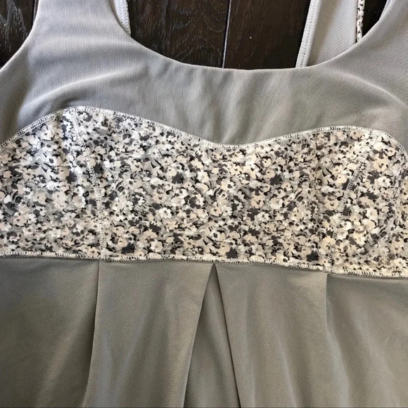 Lululemon Elevate Tank top Ambient Grey /Petite fleur silver
spoon sleeveless - Picture 2 of 12